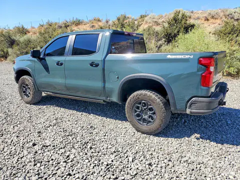 2025 Chevrolet Silverado VIN 3GCUKHE86SG149259 фото 2