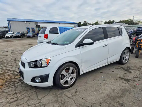 1G1JE6SG2E4141096 — 2014 Chevrolet Sonic, Задняя часть (Rear End), фото до ремонта