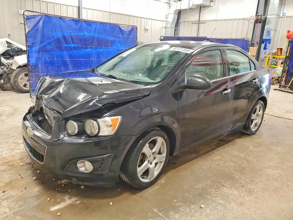 1G1JE5SB1F4107912 Chevrolet Sonic 2015 — повреждение Передняя часть, фото до ремонта