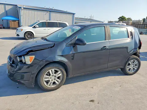 1G1JC6SH8F4141300 — 2015 Chevrolet Sonic, Передняя часть (Front End), фото до ремонта