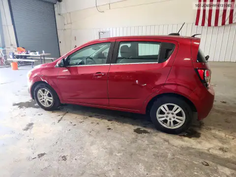 1G1JC6SH9F4131083 — 2015 Chevrolet Sonic, фото 2 с аукциона Copart 15.10.2026, Передняя часть