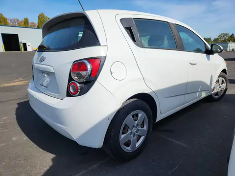 2016 Chevrolet Sonic VIN 1G1JA6SG2G4174775 фото 3