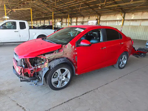 1G1JE5SB9G4137158 — 2016 Chevrolet Sonic, Передняя часть (Front End), фото до ремонта