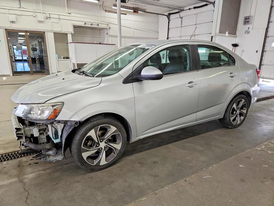 2017 Chevrolet Sonic VIN 1G1JF5SB6H4125807 фото 1