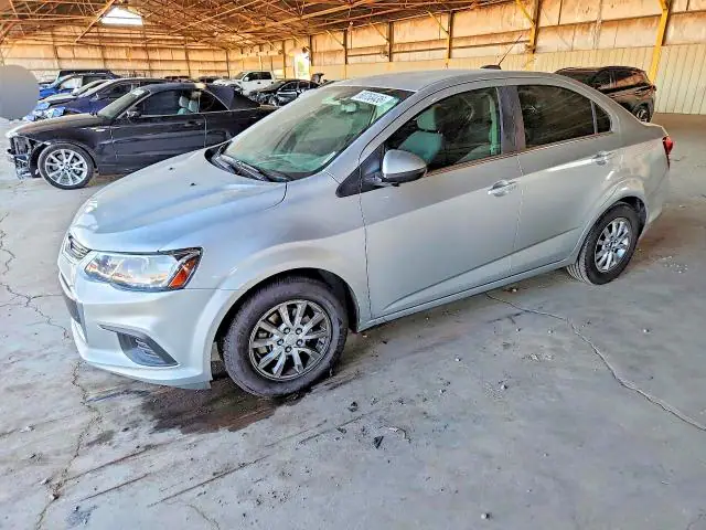 1G1JD5SB1J4124091 — 2018 Chevrolet Sonic, Мелкие вмятины и царапины (Minor Dent/Scratches), фото до ремонта