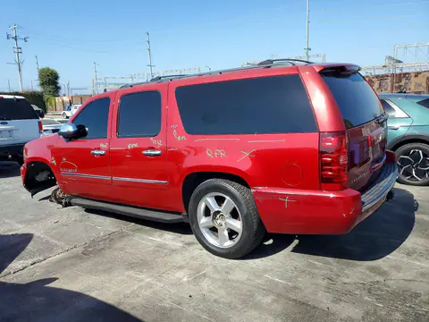 2014 Chevrolet Suburban VIN 1GNSKKE71ER113650 фото 2