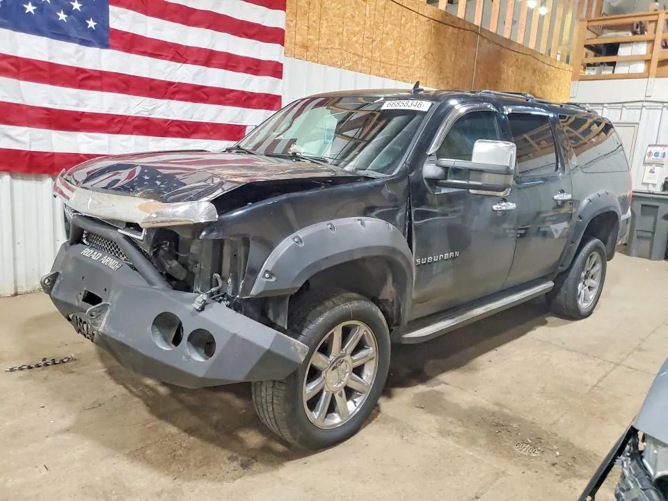 2014 Chevrolet Suburban VIN 1GNSKKE71ER225784 фото 1