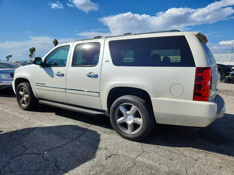 2014 Chevrolet Suburban VIN 1GNSCKE09ER213527 фото 2