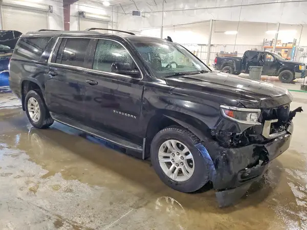 1GNSKHKCXGR419656 — 2016 Chevrolet Suburban, фото 4 с аукциона Copart, Передняя часть
