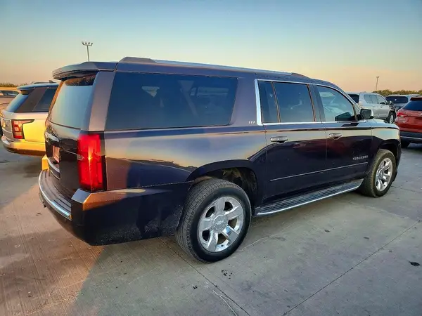 1GNSCJKC7GR248496 — 2016 Chevrolet Suburban, фото 3 с аукциона Copart 03.10.2026, Мелкие вмятины и царапины