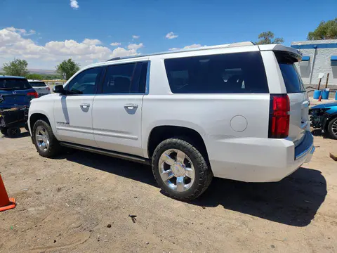 2017 Chevrolet Suburban VIN 1GNSCJKC0HR200467 фото 2
