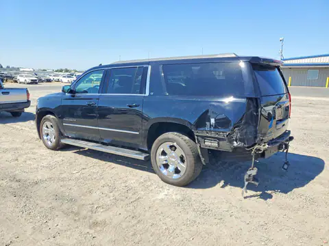 2017 Chevrolet Suburban VIN 1GNSKHKC8HR397660 фото 2