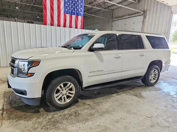 1GNSCHKC3HR323611 — 2017 Chevrolet Suburban, Механические повреждения (Mechanical), фото до ремонта