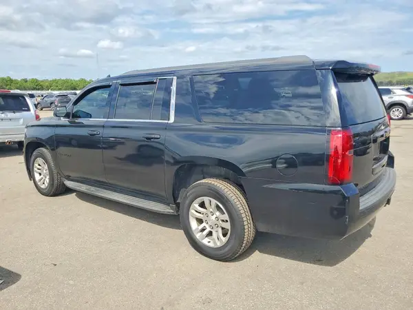1GNSKHKC5JR112323 — 2018 Chevrolet Suburban, фото 2 с аукциона Copart 14.10.2026, Естественный износ