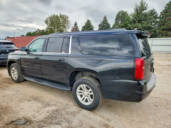 1GNSKHKC6JR266006 — 2018 Chevrolet Suburban, фото 2 с аукциона Copart 13.10.2026, Передняя часть