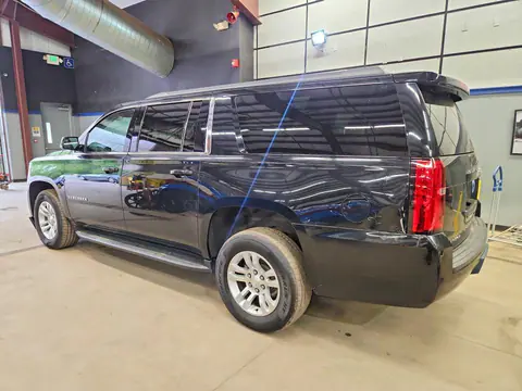 2019 Chevrolet Suburban VIN 1GNSKGKC7KR312602 фото 2