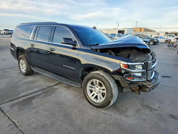 1GNSKHKCXKR367812 — 2019 Chevrolet Suburban, фото 4 с аукциона Copart 01.10.2026, Передняя часть