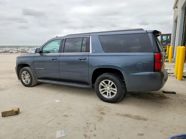 1GNSKHKC8KR330466 — 2019 Chevrolet Suburban, фото 2 с аукциона Copart, Мелкие вмятины и царапины