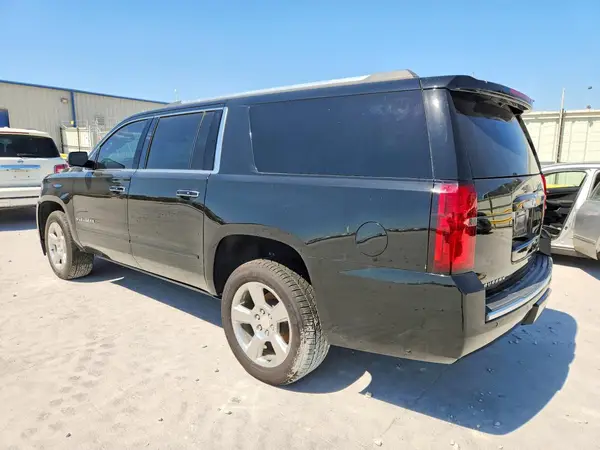 1GNSCJKC3LR128172 — 2020 Chevrolet Suburban, фото 2 с аукциона Copart 13.10.2026, Боковая часть
