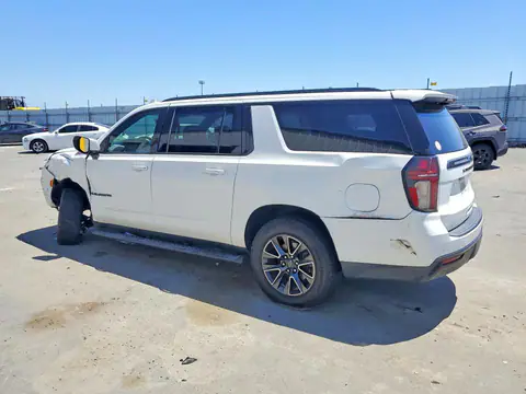 2021 Chevrolet Suburban VIN 1GNSKDKD4MR126610 фото 2