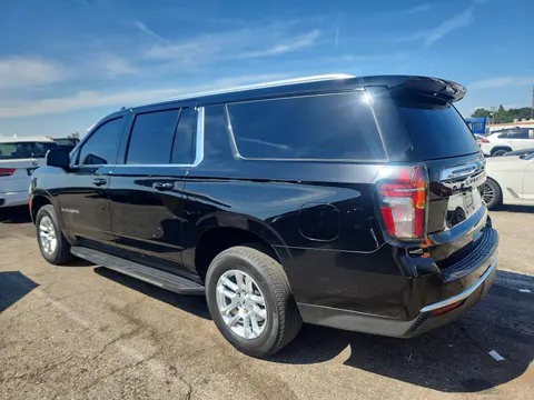 2021 Chevrolet Suburban VIN 1GNSCCKD4MR168573 фото 2