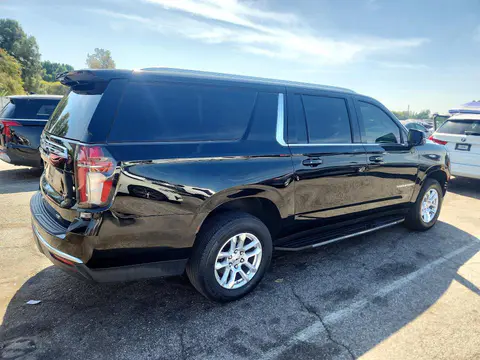 2021 Chevrolet Suburban VIN 1GNSCCKD4MR168573 фото 3