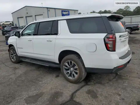 1GNSCBKD5PR533969 — 2023 Chevrolet Suburban, фото 2 с аукциона Copart 19.10.2026, Передняя часть