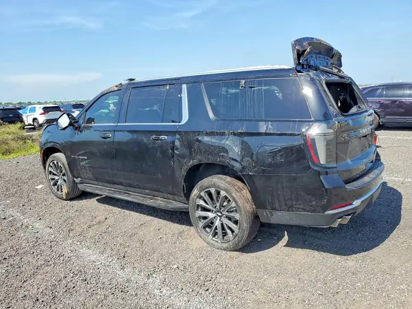 1GNS5GRL1SR230846 — 2025 Chevrolet Suburban, фото 2 с аукциона Copart 28.09.2026, Повреждения со всех сторон