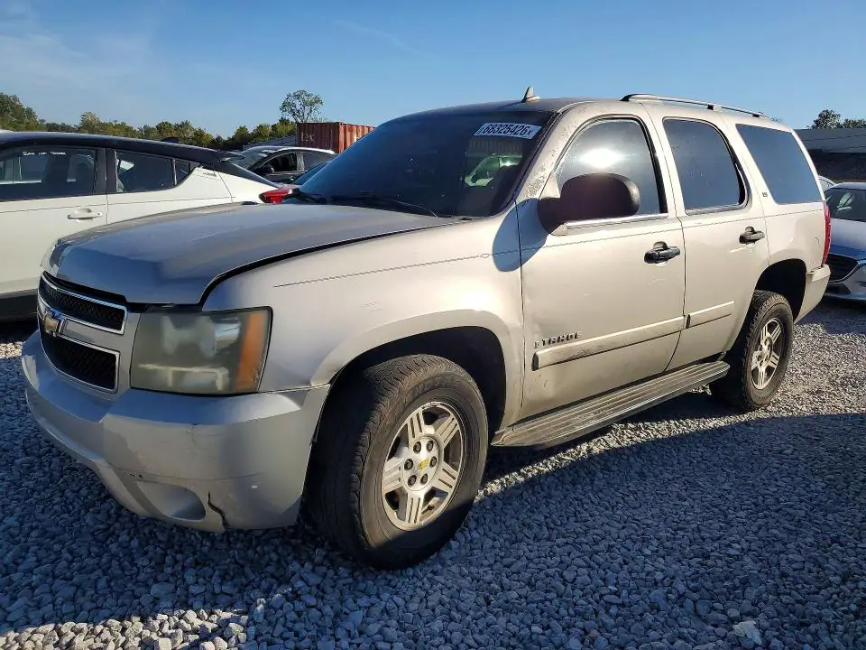 1GNFC13C58R200559 Chevrolet Tahoe 2008 — повреждение Мелкие вмятины и царапины, фото до ремонта