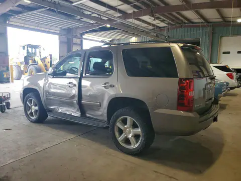 1GNSKAE03ER244110 — 2014 Chevrolet Tahoe, фото 2 с аукциона Copart 30.09.2026, Повреждения со всех сторон