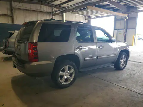 1GNSKAE03ER244110 — 2014 Chevrolet Tahoe, фото 3 с аукциона Copart 30.09.2026, Повреждения со всех сторон