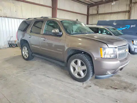 1GNSKAE03ER244110 — 2014 Chevrolet Tahoe, фото 4 с аукциона Copart 30.09.2026, Повреждения со всех сторон