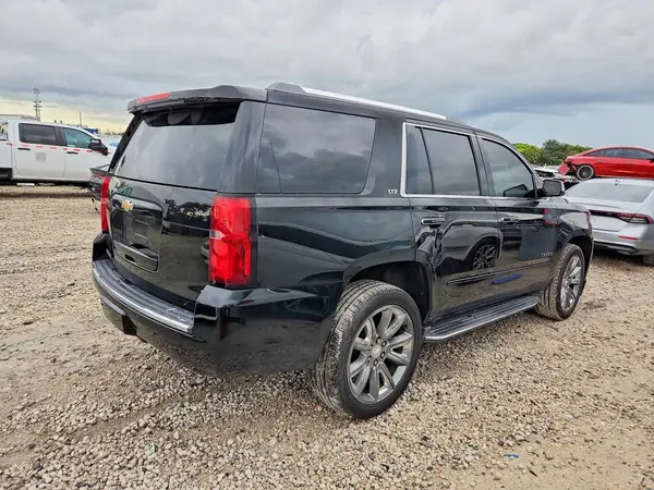 1GNSCCKC4GR206914 — 2016 Chevrolet Tahoe, фото 3 с аукциона Copart 02.10.2026, Мелкие вмятины и царапины