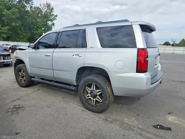 1GNSKBKC1HR287594 — 2017 Chevrolet Tahoe, фото 2 с аукциона Copart, Передняя часть