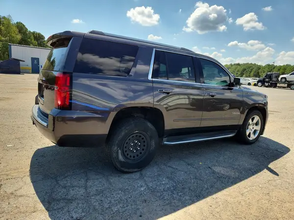 1GNSKCKC1HR216420 — 2017 Chevrolet Tahoe, фото 3 с аукциона Copart 01.10.2026, Боковая часть