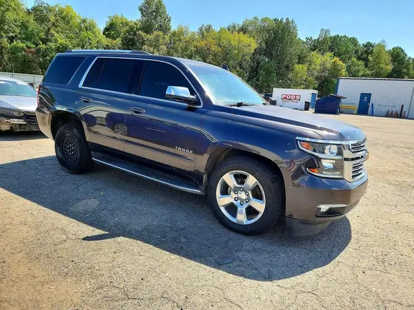 1GNSKCKC1HR216420 — 2017 Chevrolet Tahoe, фото 4 с аукциона Copart 01.10.2026, Боковая часть