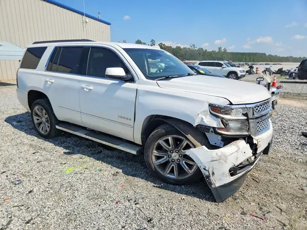 1GNSCBKC1HR383738 — 2017 Chevrolet Tahoe, фото 4 с аукциона Copart, Передняя часть