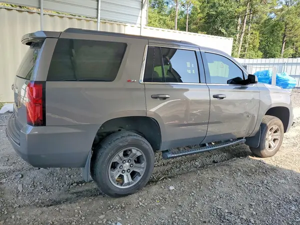 1GNSKBKC8HR368558 — 2017 Chevrolet Tahoe, фото 3 с аукциона Copart, Передняя часть