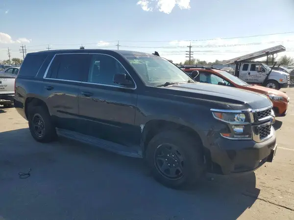 1GNSKDECXJR216780 — 2018 Chevrolet Tahoe, фото 4 с аукциона Copart 08.10.2026, Мелкие вмятины и царапины