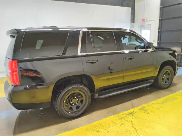 1GNLCDEC9KR295569 — 2019 Chevrolet Tahoe, фото 3 с аукциона Copart 28.09.2026, Механические повреждения