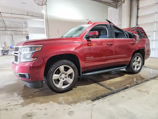 1GNSKAKC9KR185056 — 2019 Chevrolet Tahoe, Крыша (Top/Roof), фото до ремонта