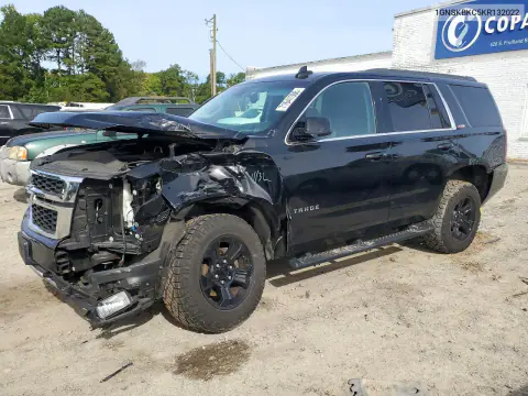 1GNSKBKC5KR132022 — 2019 Chevrolet Tahoe, Сторона, фото до ремонта