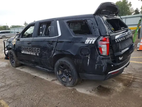 1GNSKLED3MR462139 — 2021 Chevrolet Tahoe, фото 2 с аукциона Copart, Передняя часть