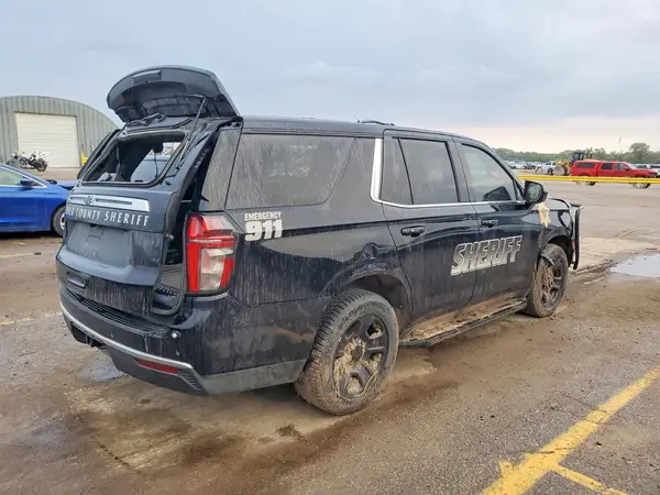 1GNSKLED3MR462139 — 2021 Chevrolet Tahoe, фото 3 с аукциона Copart, Передняя часть