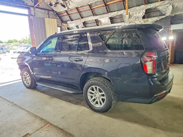 1GNSKMED1NR125623 — 2022 Chevrolet Tahoe, фото 2 с аукциона Copart, Передняя часть