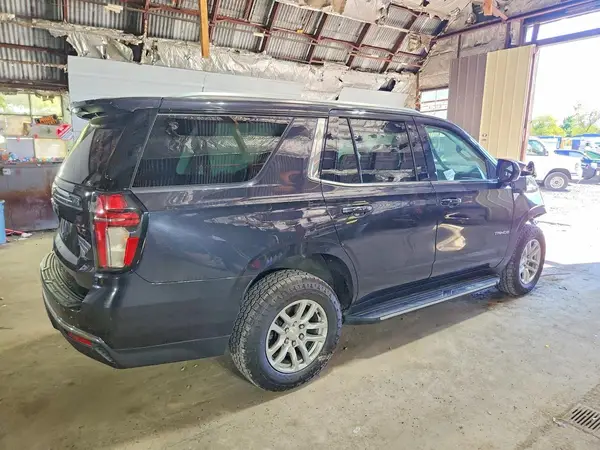 1GNSKMED1NR125623 — 2022 Chevrolet Tahoe, фото 3 с аукциона Copart, Передняя часть