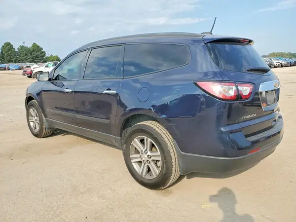 1GNKRFKD8HJ157290 — 2017 Chevrolet Traverse, фото 2 с аукциона Copart, Передняя часть