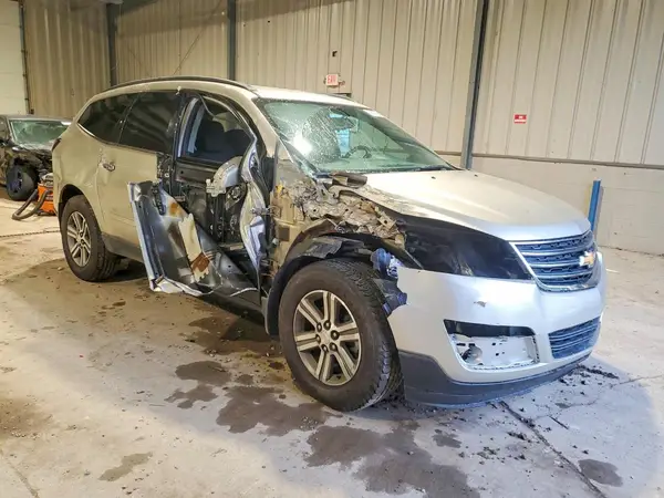 1GNKVGKD6HJ231162 — 2017 Chevrolet Traverse, фото 4 с аукциона Copart, Боковая часть