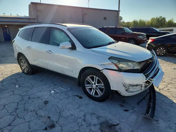 1GNKVHKD8HJ118934 — 2017 Chevrolet Traverse, фото 4 с аукциона Copart, Передняя часть