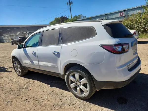 1GNKVGKD0HJ103452 — 2017 Chevrolet Traverse, фото 2 с аукциона Copart, Передняя часть
